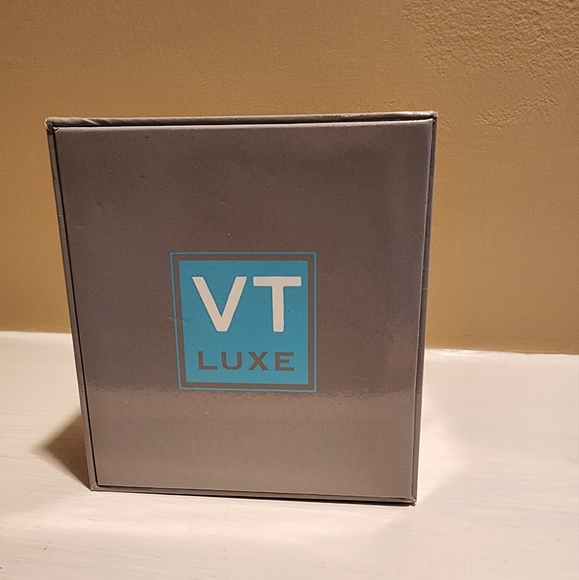 VT Luxe Watch - Picture 2 of 6